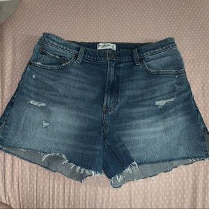 Abercrombie high rise 4 inch shorts